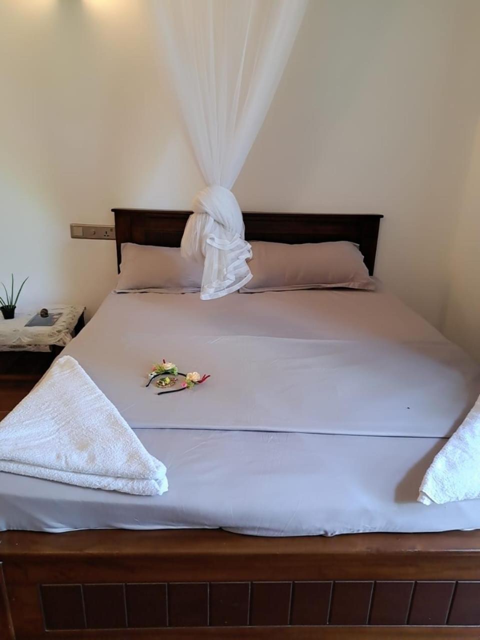 The Sigiriya White House Apartment ภายนอก รูปภาพ